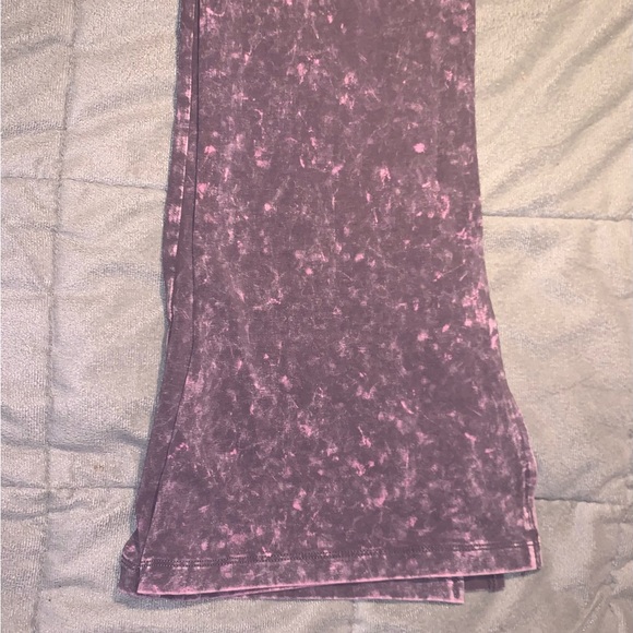 Victoria’s Secret Pink Mid-Rise Foldover Leggings & Cropped Iced Coffee Tie Dye - Picture 7 of 14